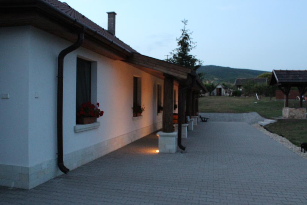 Pillango Vendeghaz Hotel Tallya Luaran gambar