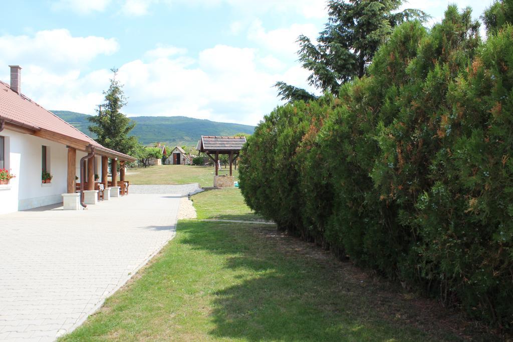 Pillango Vendeghaz Hotel Tallya Luaran gambar